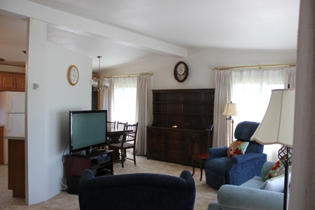 Historic Centralia 55+ mh park 3bed 1 bath private back yard - image 2