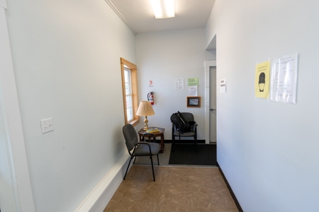 Commercial Investment Opportunity in Lincoln, Maine - image 9