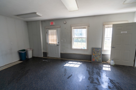 Commercial Investment Opportunity in Lincoln, Maine - image 32