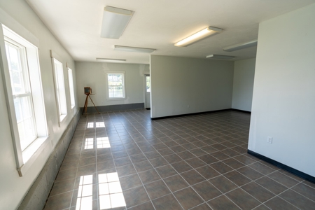 Commercial Investment Opportunity in Lincoln, Maine - image 33