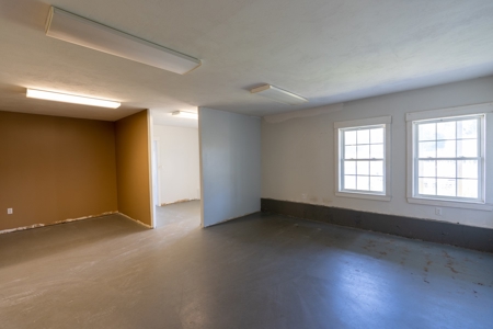 Commercial Investment Opportunity in Lincoln, Maine - image 28