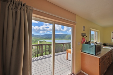Lakefront Cabin in Colorado For Sale - image 9
