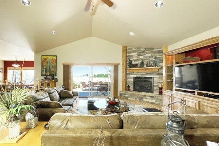 Montrose, CO home for sale- hobby shop and RV parking - image 20