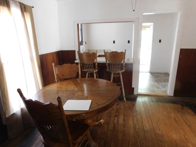 Country Home in Town - image 9