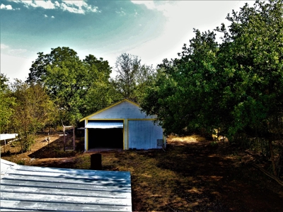 Country Home in Town - image 2