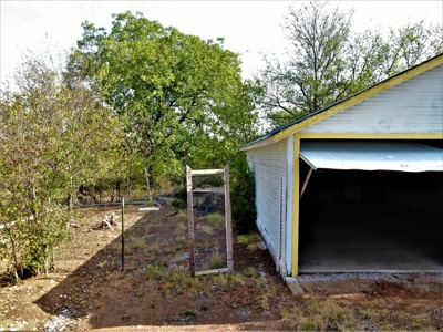 Country Home in Town - image 4