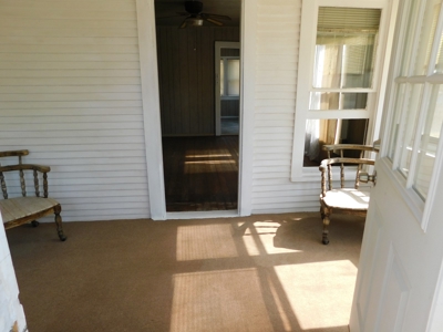Country Home in Town - image 18