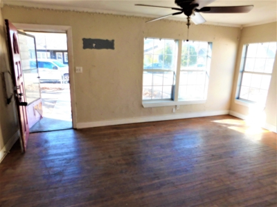 Country Home in Town - image 10