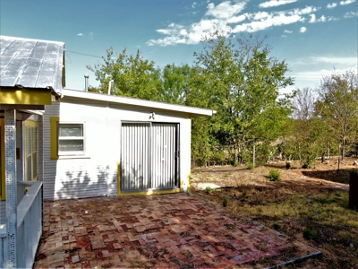 Country Home in Town - image 3