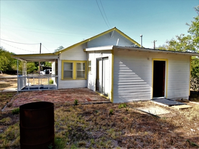 Country Home in Town - image 6