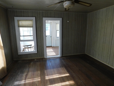 Country Home in Town - image 21