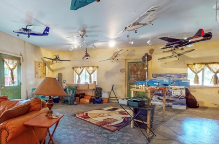 Commercial property with high visibility for sale in Dolores - image 20