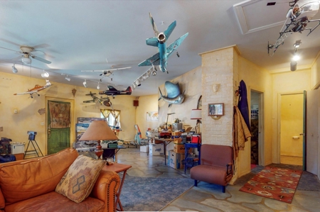 Commercial property with high visibility for sale in Dolores - image 19