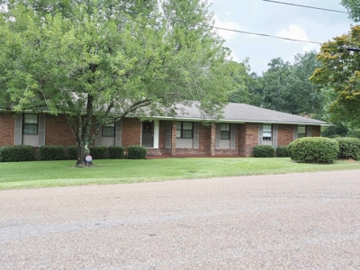 3 Bed, 2 Bath Home with Large Yard in SW Mississippi - image 3