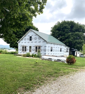 Farm For Sale, Two Living Spaces, in Munfordville, KY. 42765 - image 1