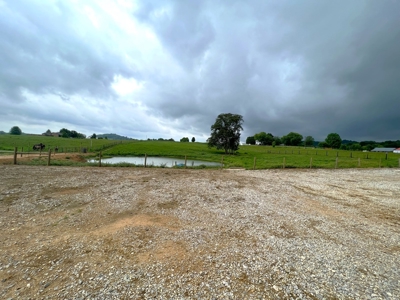 Farm For Sale, Two Living Spaces, in Munfordville, KY. 42765 - image 32