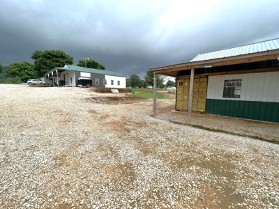 Farm For Sale, Two Living Spaces, in Munfordville, KY. 42765 - image 28