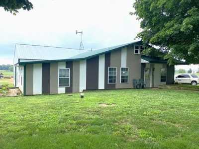 Farm For Sale, Two Living Spaces, in Munfordville, KY. 42765 - image 17