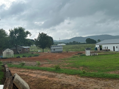 Farm For Sale, Two Living Spaces, in Munfordville, KY. 42765 - image 40