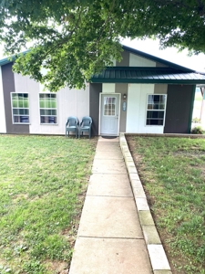 Farm For Sale, Two Living Spaces, in Munfordville, KY. 42765 - image 16