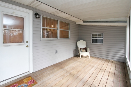 Country Home with 2 Acres for Sale in Jasper, FL - image 4