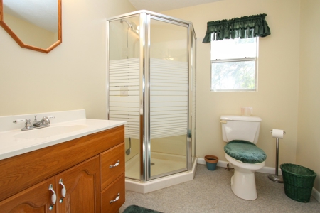Country Home with 2 Acres for Sale in Jasper, FL - image 6