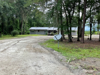 Country Home with 2 Acres for Sale in Jasper, FL - image 21