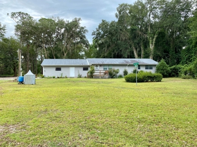 Country Home with 2 Acres for Sale in Jasper, FL - image 15