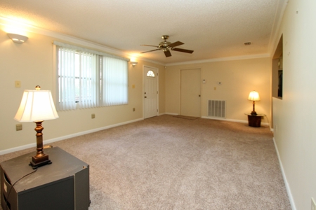 Country Home with 2 Acres for Sale in Jasper, FL - image 10