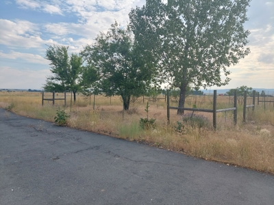 Northern, CA Country Home w/ Garage & Views - image 26