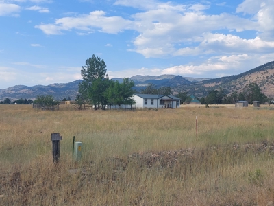 Northern, CA Country Home w/ Garage & Views - image 30