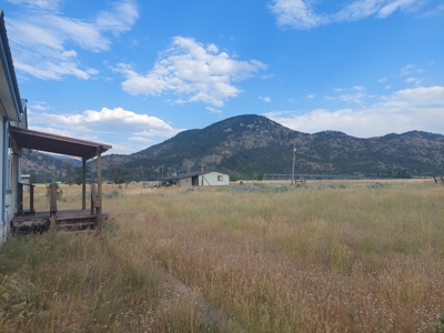 Northern, CA Country Home w/ Garage & Views - image 25