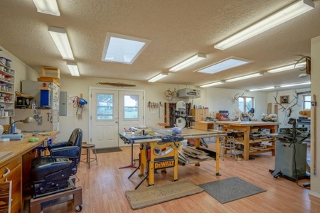 Corona, New Mexico country home on 98.35 acres bordering CNF - image 38