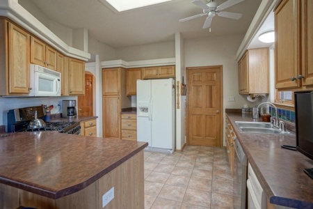 Corona, New Mexico country home on 98.35 acres bordering CNF - image 12