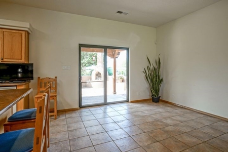 Corona, New Mexico country home on 98.35 acres bordering CNF - image 15