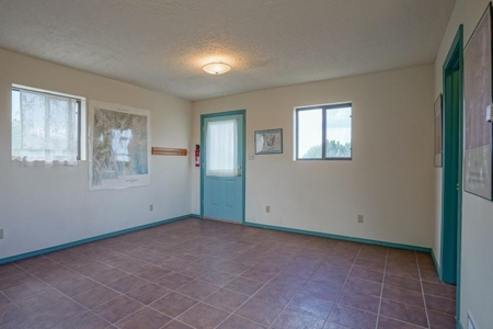Corona, New Mexico country home on 98.35 acres bordering CNF - image 35