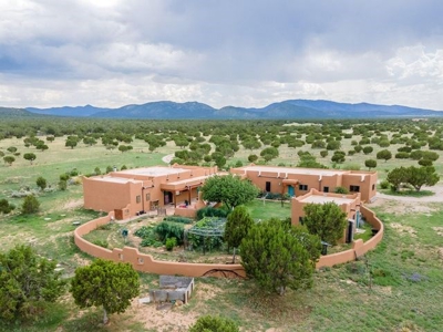 Corona, New Mexico country home on 98.35 acres bordering CNF - image 4