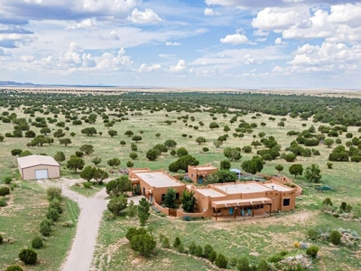 Corona, New Mexico country home on 98.35 acres bordering CNF - image 3