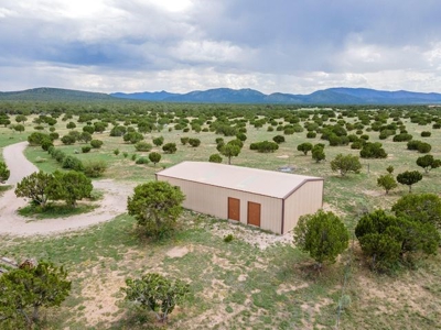 Corona, New Mexico country home on 98.35 acres bordering CNF - image 41