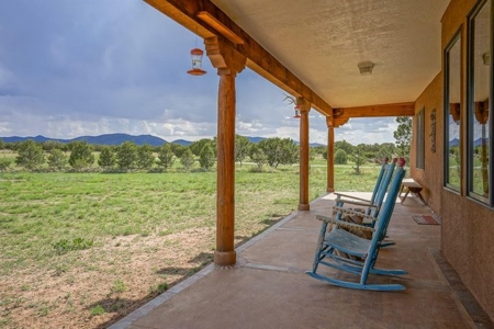 Corona, New Mexico country home on 98.35 acres bordering CNF - image 5