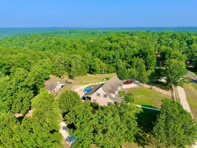 6 Bedroom home in Ellington with AirBnb-Near Clearwater Lake - image 9