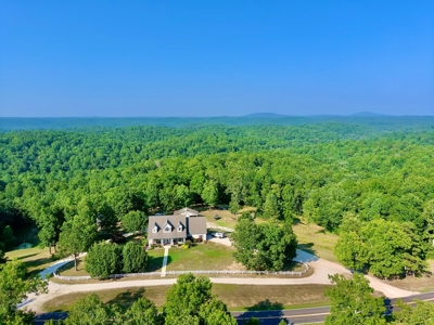 6 Bedroom home in Ellington with AirBnb-Near Clearwater Lake - image 7