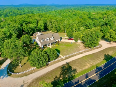 6 Bedroom home in Ellington with AirBnb-Near Clearwater Lake - image 3