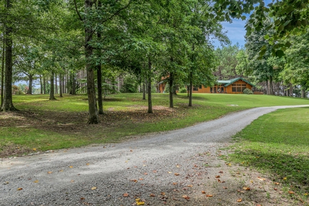 Country Home for sale in Henderson County TN w/ In-Law Suite - image 6