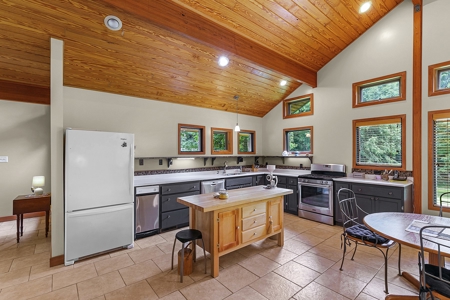 Country Home for sale in Henderson County TN w/ In-Law Suite - image 19