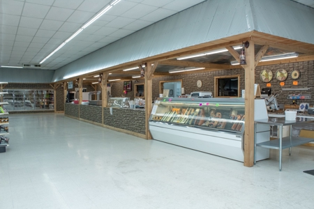 Large Retail Commercial Building Memphis MO For Sale - image 9