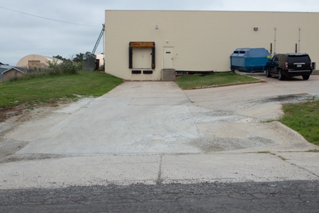 Large Retail Commercial Building Memphis MO For Sale - image 36