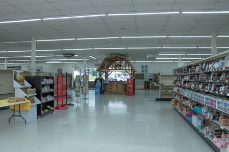 Large Retail Commercial Building Memphis MO For Sale - image 7