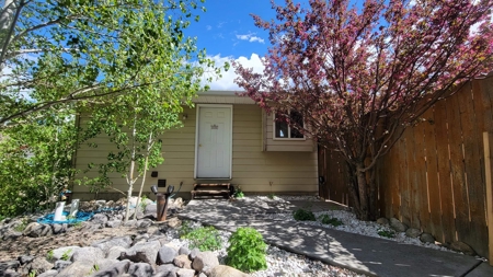 Mountain Getaway or Family Home - image 3