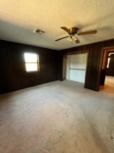 Spacious Single-family home on 14 Acres - image 28